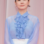 映画『遠い山なみの光』完成披露舞台挨拶