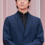 映画『遠い山なみの光』完成披露舞台挨拶