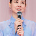 映画『遠い山なみの光』完成披露舞台挨拶