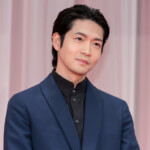 映画『遠い山なみの光』完成披露舞台挨拶