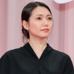 映画『遠い山なみの光』完成披露舞台挨拶