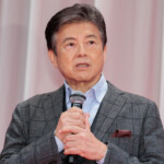 映画『遠い山なみの光』完成披露舞台挨拶