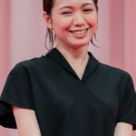 映画『遠い山なみの光』完成披露舞台挨拶