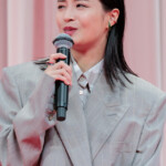 映画『遠い山なみの光』完成披露舞台挨拶