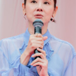 映画『遠い山なみの光』完成披露舞台挨拶