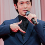 映画『遠い山なみの光』完成披露舞台挨拶