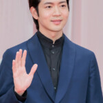 映画『遠い山なみの光』完成披露舞台挨拶