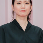 映画『遠い山なみの光』完成披露舞台挨拶