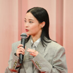 映画『遠い山なみの光』完成披露舞台挨拶