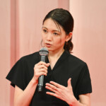 映画『遠い山なみの光』完成披露舞台挨拶