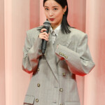 映画『遠い山なみの光』完成披露舞台挨拶