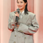 映画『遠い山なみの光』完成披露舞台挨拶