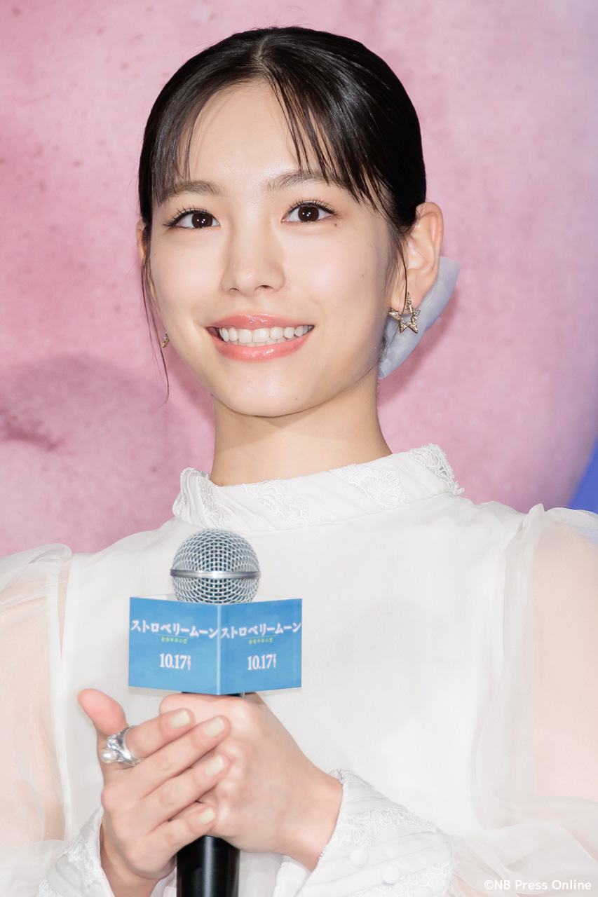 映画『ストロベリームーン 余命半年の恋』完成披露試写会