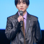 映画『ミーツ・ザ・ワールド』完成披露舞台挨拶