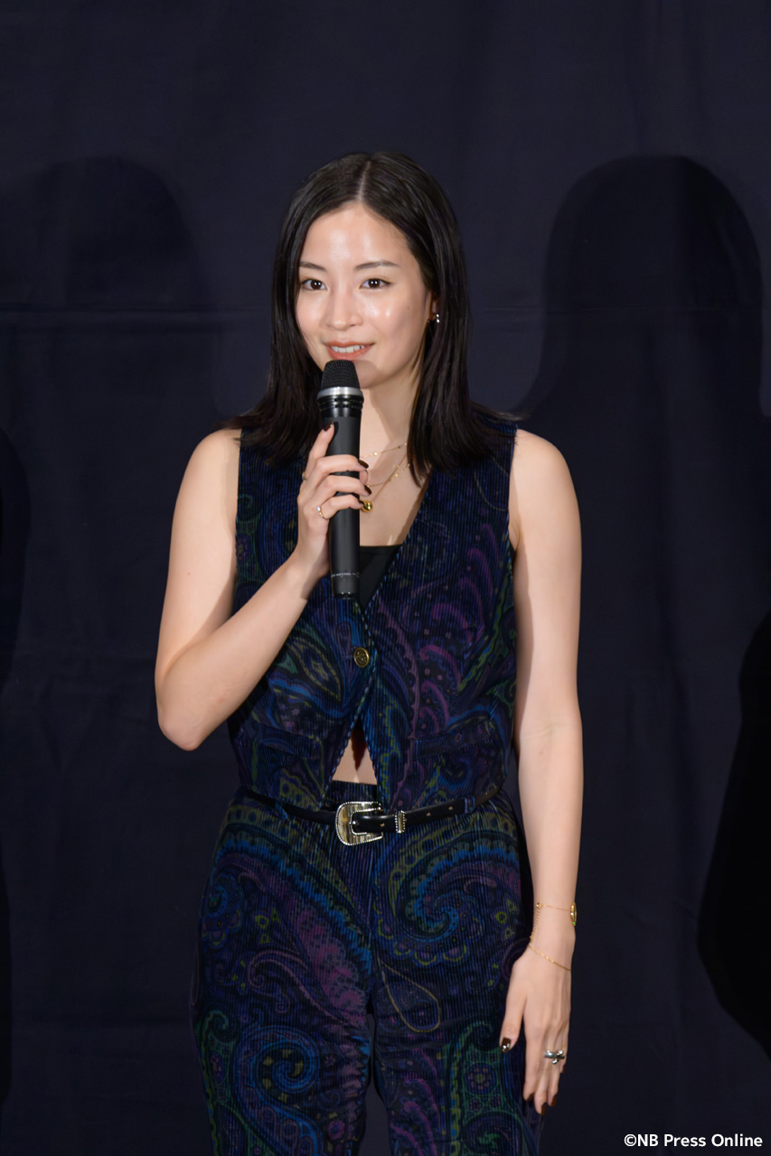 映画『宝島』公開初日舞台挨拶