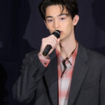 映画『宝島』公開初日舞台挨拶