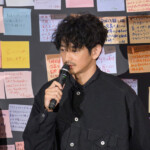 映画『宝島』公開初日舞台挨拶