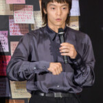 映画『宝島』公開初日舞台挨拶