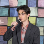 映画『宝島』公開初日舞台挨拶