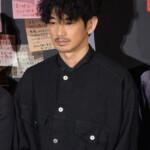 映画『宝島』公開初日舞台挨拶