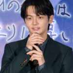 映画『ストロベリームーン 余命半年の恋』初日舞台挨拶