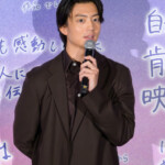 映画『ストロベリームーン 余命半年の恋』初日舞台挨拶