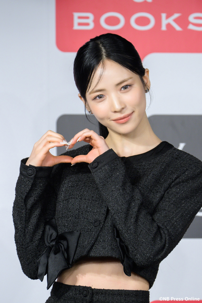 『まっしろなちょうちょ』NiziU MAYA 合同取材およびフォトセッション