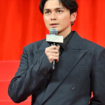 映画『ゴールデンカムイ 網走監獄襲撃編』完成披露舞台挨拶