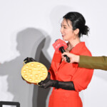 映画『黄金泥棒』2億円越え‼完成披露舞台挨拶