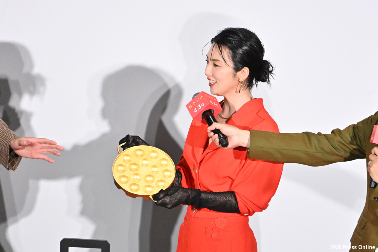 映画『黄金泥棒』2億円越え‼完成披露舞台挨拶