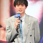 映画『君のクイズ』完成披露試写会