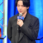 映画『君のクイズ』完成披露試写会